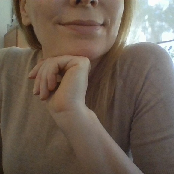 Meet your Posher, Caroline - Picture 1 of 1